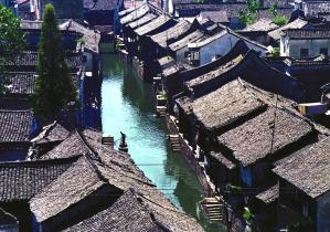 大爷跳广场舞，与近50人发生故事染“艾滋病”，和这3点有关